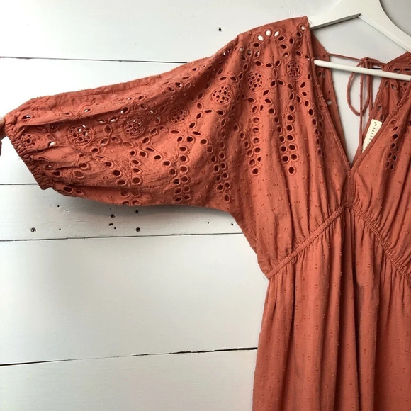 NWT Terracotta Love Stitch Eyelet Dolman Sleeve Dress Size Small - Picture 3 of 6